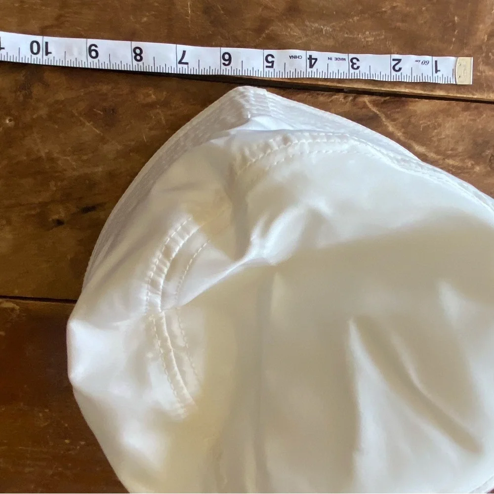 STEVE MADDEN bucket hat! Satin Lined( see pic for all details & measurements!!)